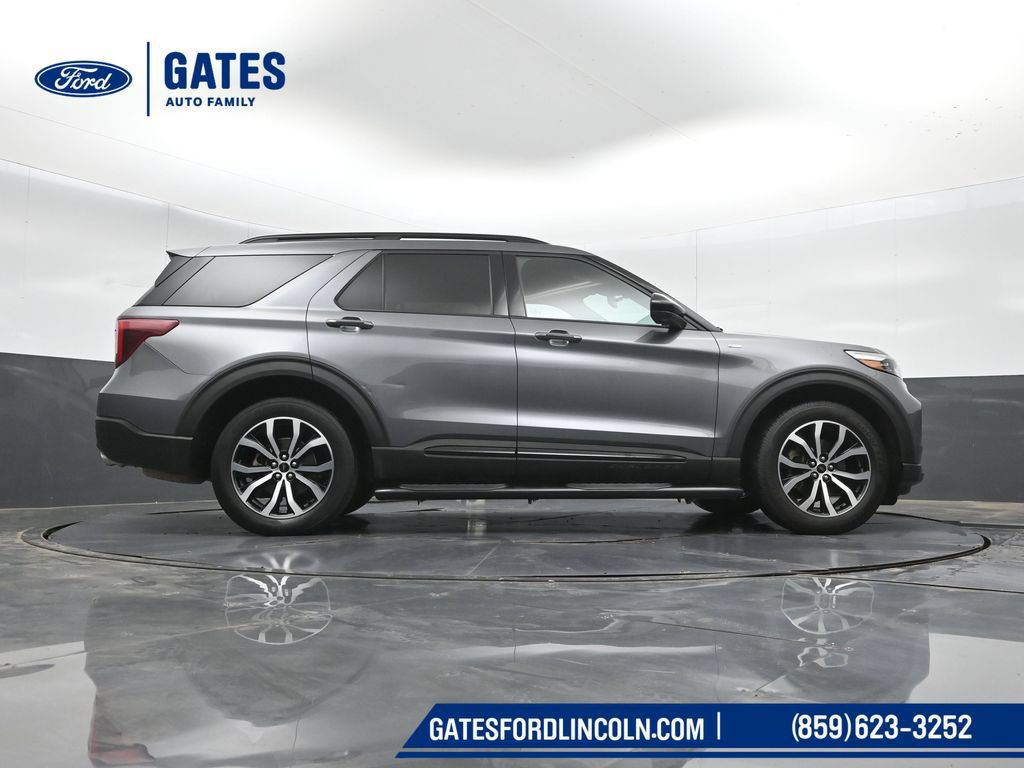 Used 2022 Ford Explorer ST-Line AWD/4WD image 39