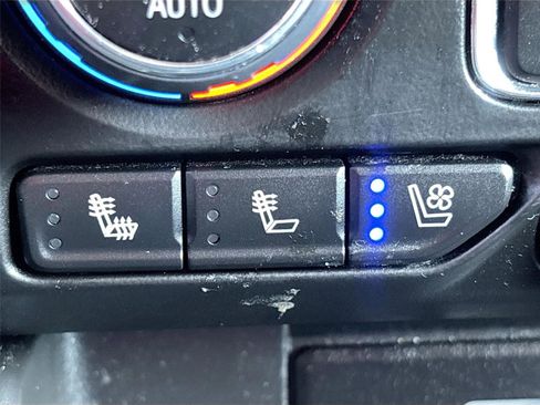 Used 2023 Chevrolet Suburban Premier image 22