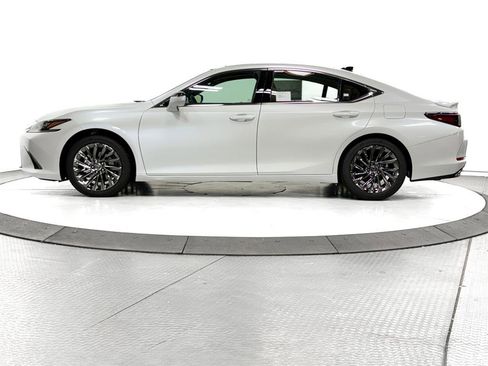 New 2025 Lexus ES 350 Ultra Luxury image 8