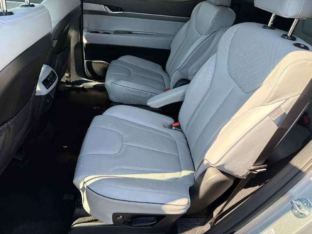 Used 2025 Hyundai Palisade SEL FWD image 17