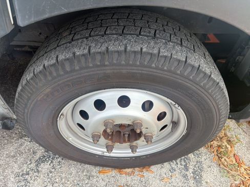 Used 2022 Ford Transit 250 148 High Roof AWD image 12