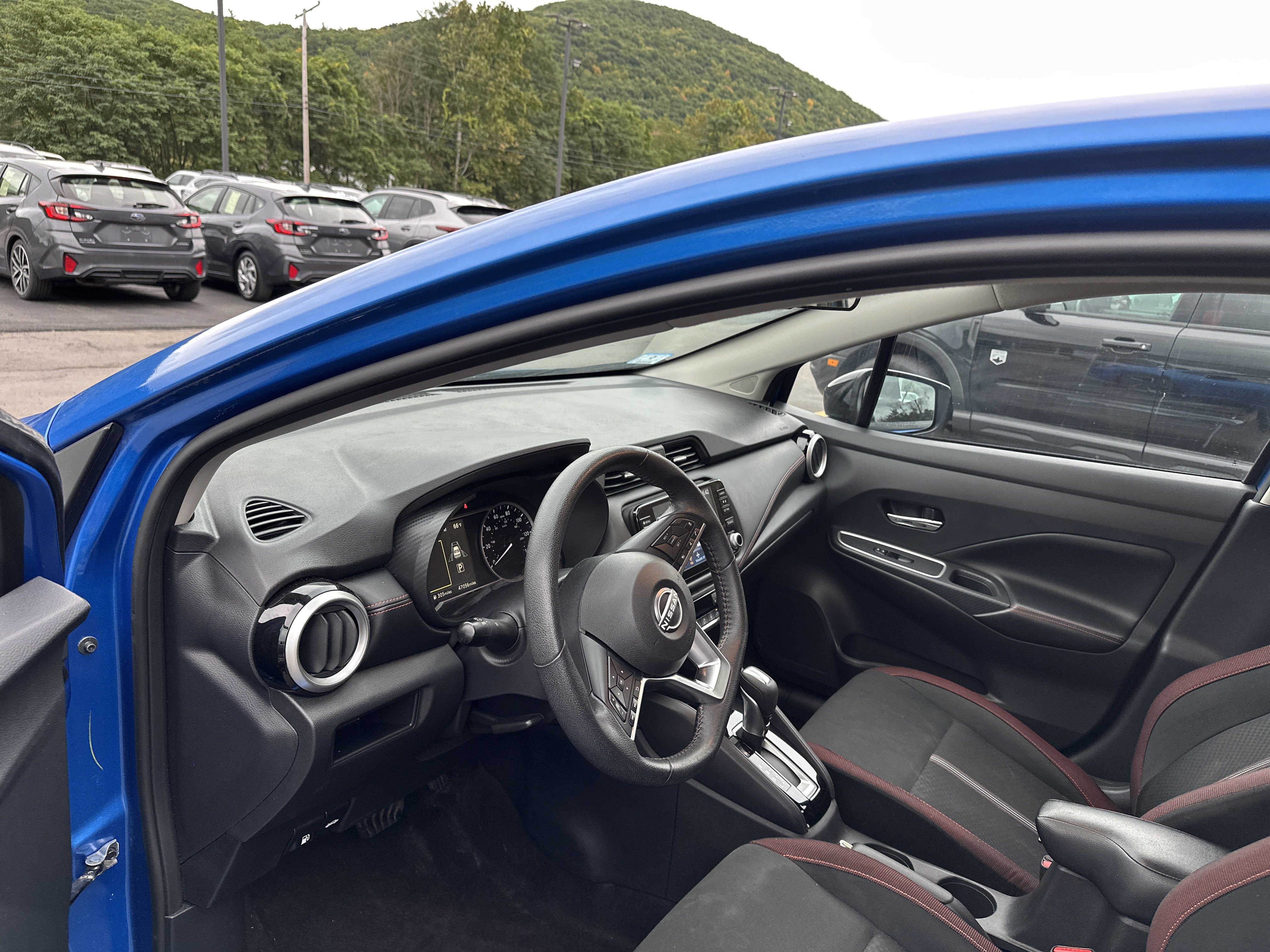 Used 2024 Nissan Versa SR FWD image 10