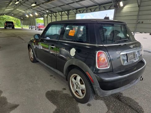 Used 2010 MINI Cooper Hardtop FWD image 2