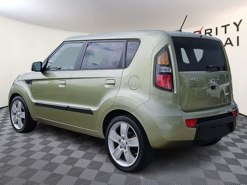 Used 2010 Kia Soul ! FWD image 6
