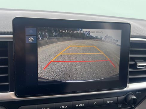 Certified 2025 Hyundai Venue SEL image 15