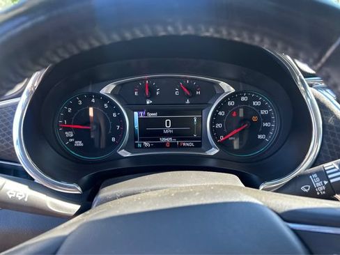 Used 2017 Chevrolet Malibu LT FWD image 16