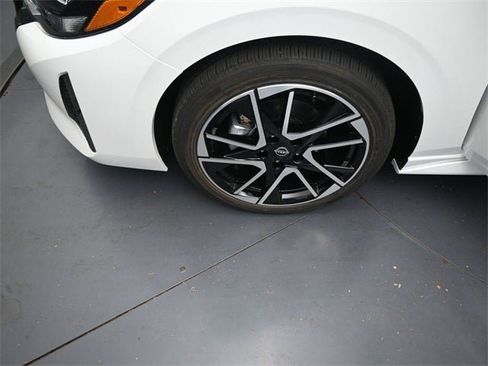 New 2025 Nissan Sentra SR image 38