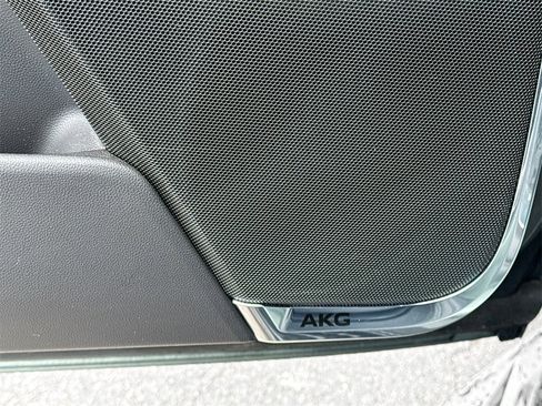 Used 2024 Cadillac Escalade Premium Luxury image 20