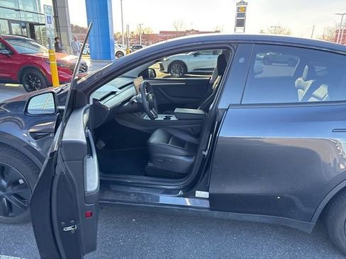 Used 2024 Tesla Model Y Long Range image 13