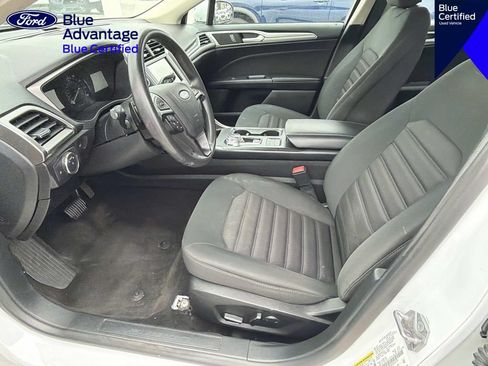 Used 2018 Ford Fusion SE w/ Fusion SE Technology Package FWD image 18