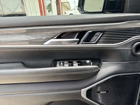 Used 2022 Jeep Wagoneer Series III w/ Premium Group I image 20