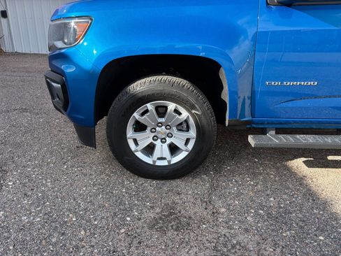 Used 2022 Chevrolet Colorado LT w/ LT Convenience Package image 3