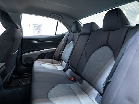 Used 2019 Toyota Camry LE FWD image 32