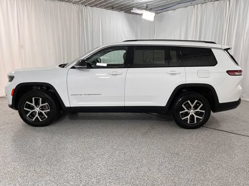 Used 2023 Jeep Grand Cherokee L Limited AWD/4WD image 8