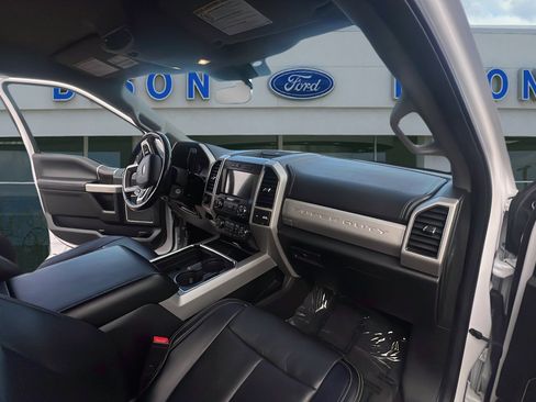 Used 2021 Ford F350 Lariat image 14