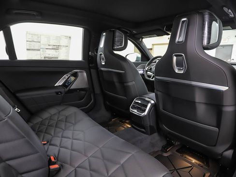 New 2026 BMW 740i xDrive w/ Premium Package image 26