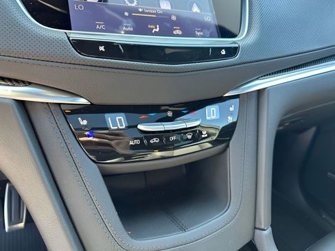 New 2026 Cadillac XT5 Sportv w/ LPO, Onyx Lite Package AWD/4WD image 40