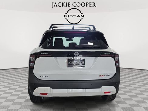 New 2026 Nissan Kicks SR w/ Cold Weather Package AWD/4WD image 6