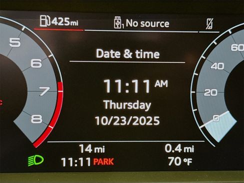 New 2025 Audi Q3 2.0T Premium image 12