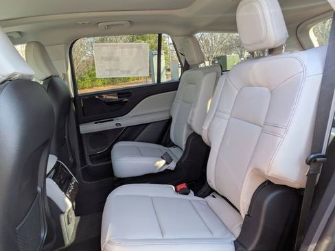 New 2026 Lincoln Aviator 2WD image 12