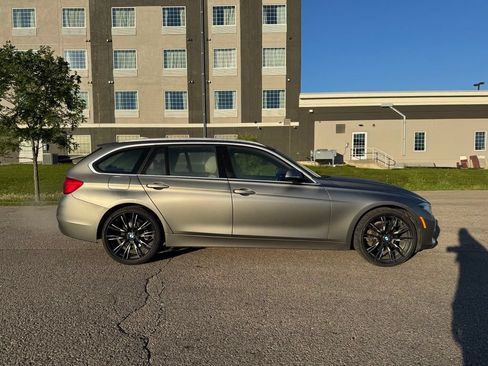 Used 2017 BMW 330i xDrive Wagon AWD/4WD image 13