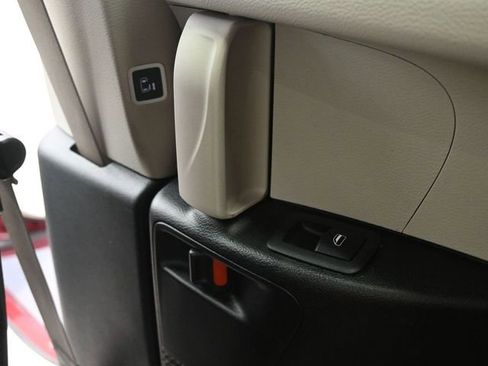Used 2023 Chrysler Voyager LX FWD image 33