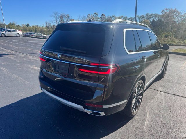 Used 2024 BMW X7 xDrive40i w/ Premium Package AWD/4WD image 3
