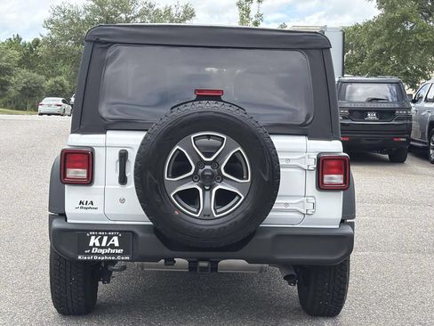 Used 2020 Jeep Wrangler Unlimited Sport S AWD/4WD image 30