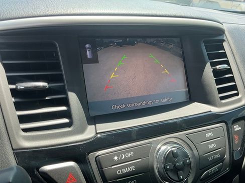 Used 2018 Nissan Pathfinder SV FWD image 35