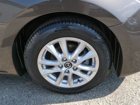 Used 2016 MAZDA MAZDA3 i Sport w/ Preferred Equipment Package FWD image 30