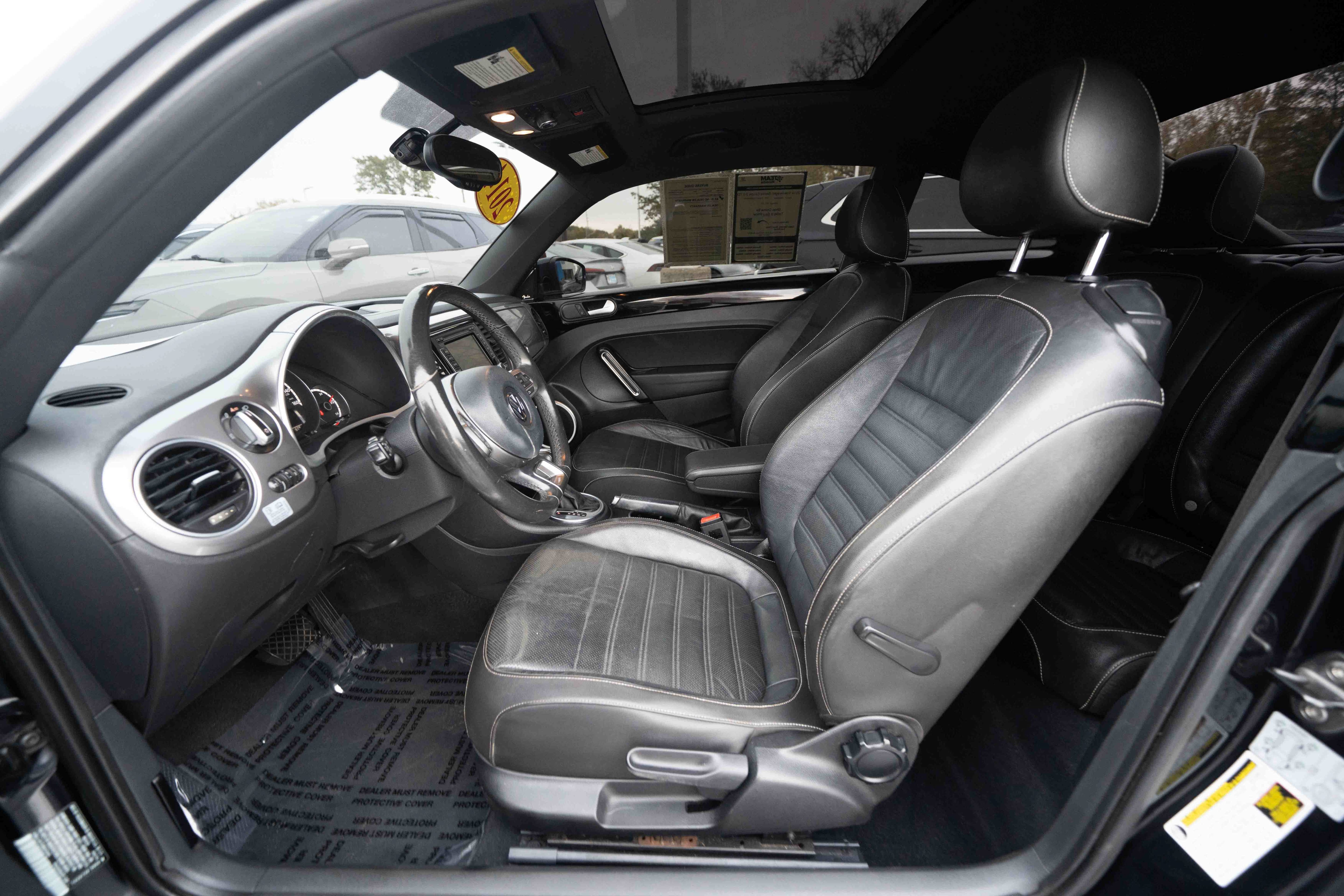 Used 2014 Volkswagen Beetle TDI FWD image 9