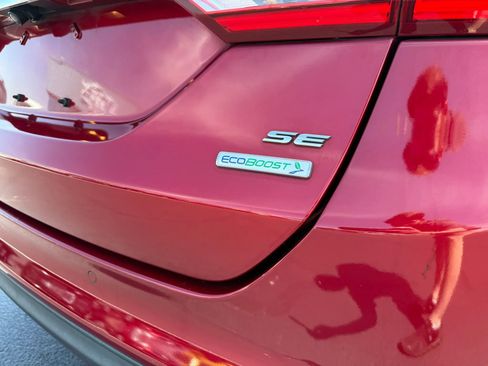 Used 2018 Ford Fusion SE w/ Fusion SE Technology Package FWD image 44