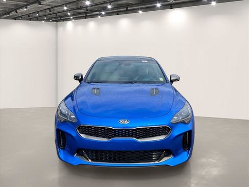 Used 2018 Kia Stinger GT2 AWD/4WD image 2