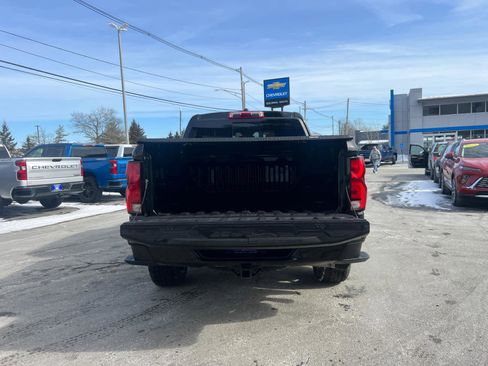 Certified 2024 Chevrolet Colorado Z71 w/ LPO, Dark Essentials Package image 37