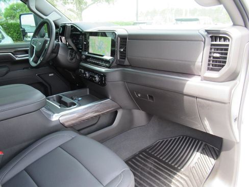 Used 2026 Chevrolet Silverado 2500 LTZ w/ LTZ Plus Package image 11