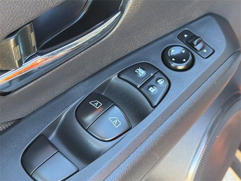 Used 2024 Nissan Kicks SV image 23