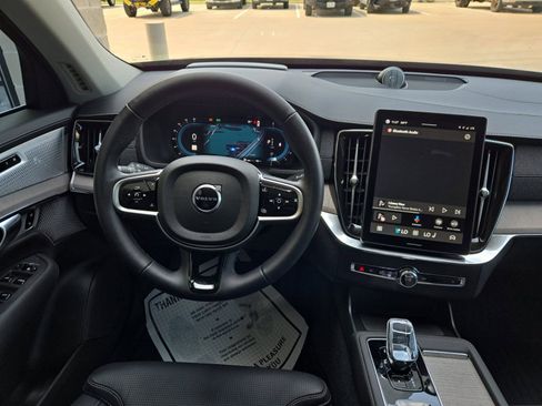 Used 2025 Volvo XC90 B6 Ultra AWD/4WD image 18