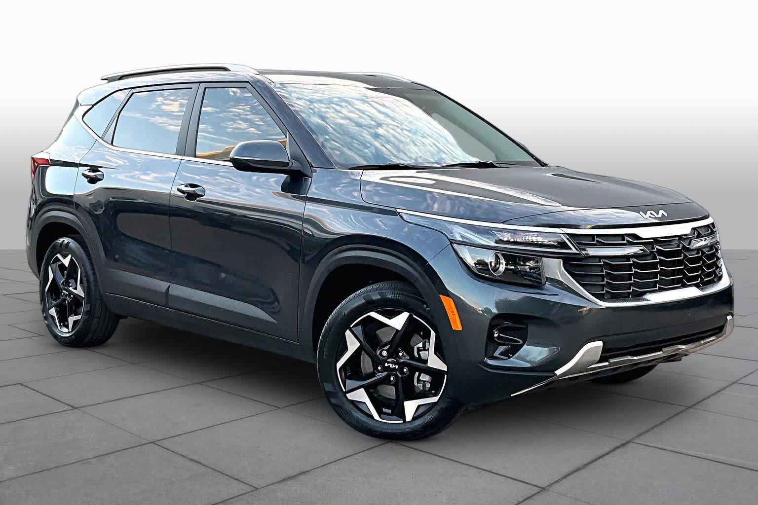 Certified 2024 Kia Seltos EX AWD/4WD image 3