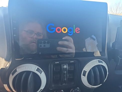 Used 2012 Jeep Wrangler Unlimited Sport image 18