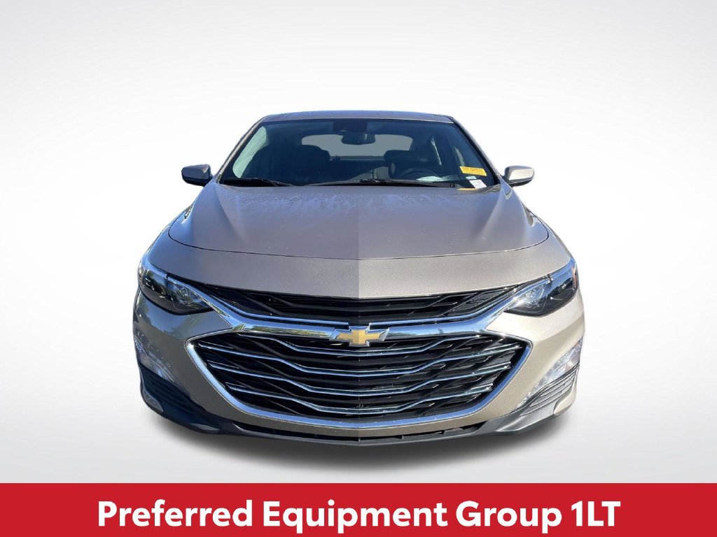 Used 2025 Chevrolet Malibu LT FWD image 3