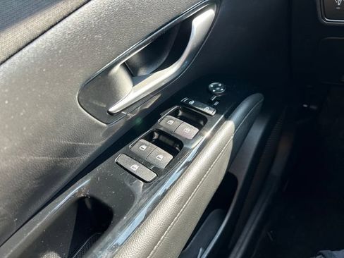 Certified 2023 Hyundai Tucson Limited AWD/4WD image 12