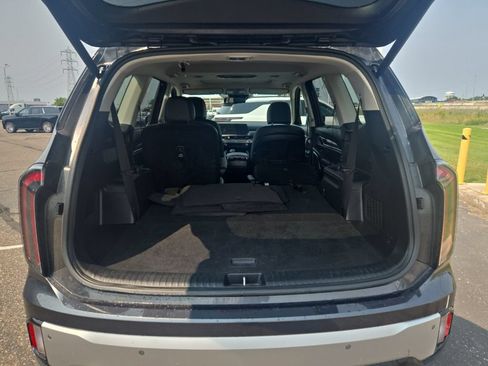 Used 2024 Kia Telluride EX w/ EX Captain's Chair Package AWD/4WD image 14