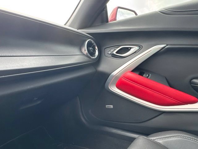 Used 2018 Chevrolet Camaro SS RWD image 28