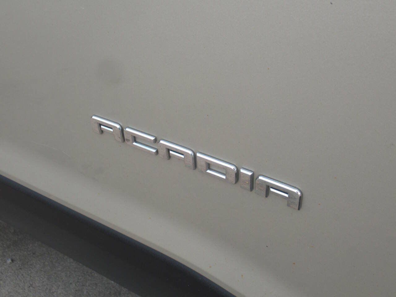 Used 2017 GMC Acadia SLE AWD/4WD image 5