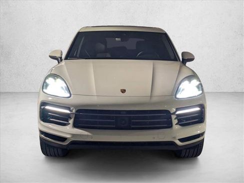 Used 2021 Porsche Cayenne image 2