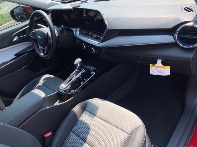 Used 2026 Chevrolet Trax LT w/ Driver Confidence Package FWD image 21