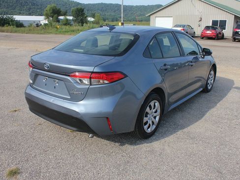 Used 2023 Toyota Corolla LE FWD image 5