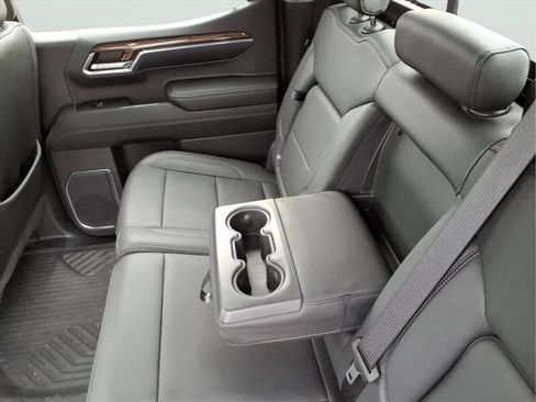 Used 2024 Chevrolet Silverado 1500 LT Trail Boss w/ Convenience Package II AWD/4WD image 32