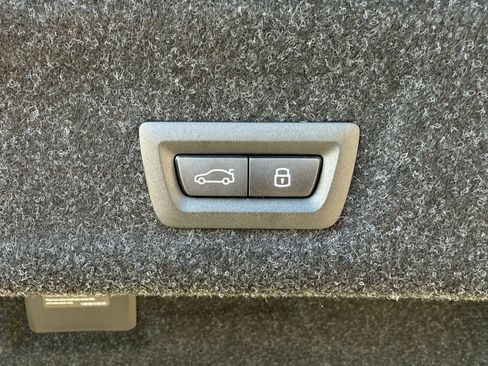 New 2026 BMW 330i Sedan w/ M Sport Package image 16