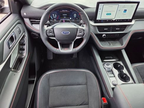 Used 2025 Ford Explorer ST AWD/4WD image 4